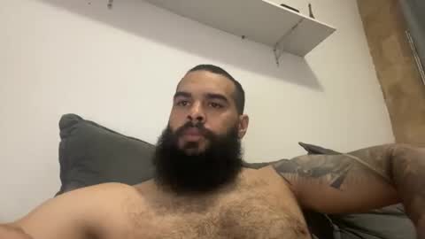 Snapshot of beardmax chatting on 01.15.26 Min online show from 01.15.26