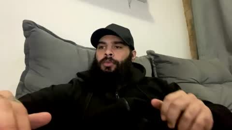 Snapshot of beardmax chatting on 06.23.26 Min online show from 06.23.26