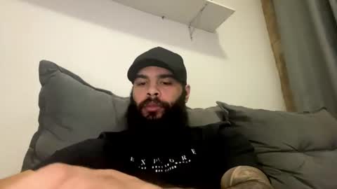 Snapshot of beardmax chatting on 06.25.26 Min online show from 06.25.26