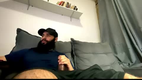 Snapshot of beardmax chatting on 06.28.26 Min online show from 06.28.26