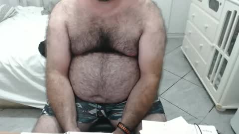 Snapshot of beastbearmg chatting on 09.18.25 beastbearmg online show from 09.18.25