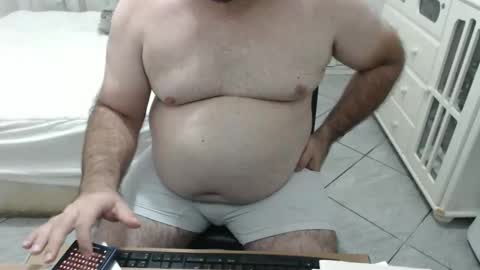 Snapshot of beastbearmg chatting on 10.02.25 beastbearmg online show from 10.02.25