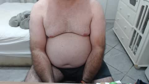 Snapshot of beastbearmg chatting on 10.03.25 beastbearmg online show from 10.03.25