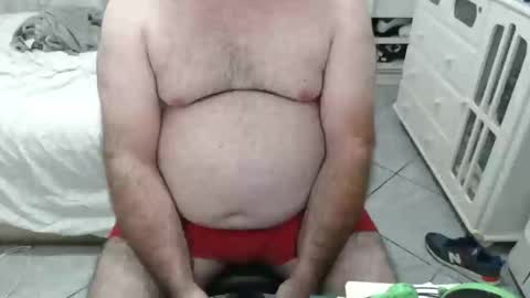 Snapshot of beastbearmg chatting on 10.17.25 beastbearmg online show from 10.17.25