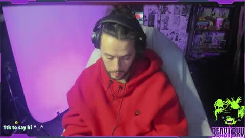 Snapshot of beastbxy chatting on 01.01.25 beast bxy online show from 01.01.25