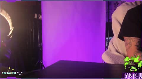 Snapshot of beastbxy chatting on 01.16.25 beast bxy online show from 01.16.25