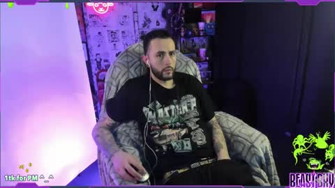Snapshot of beastbxy chatting on 02.11.25 beast bxy online show from 02.11.25