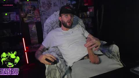 Snapshot of beastbxy chatting on 03.04.25 beast bxy online show from 03.04.25