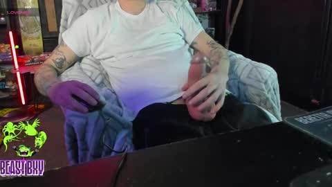 Snapshot of beastbxy chatting on 03.09.25 beast bxy online show from 03.09.25