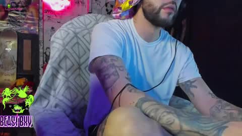 Snapshot of beastbxy chatting on 03.10.25 beast bxy online show from 03.10.25