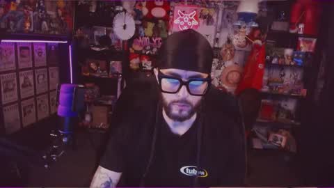 Snapshot of beastbxy chatting on 09.09.25 beast bxy online show from 09.09.25