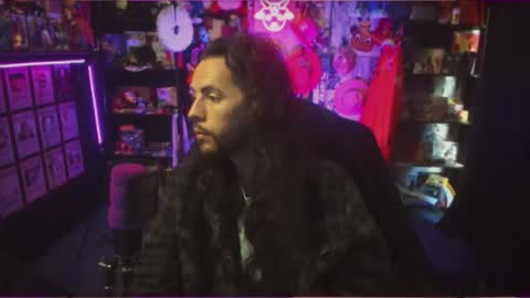 Snapshot of beastbxy chatting on 10.16.25 beast bxy online show from 10.16.25