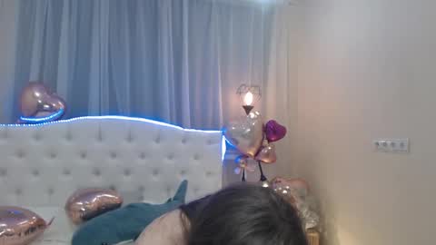 Snapshot of beataangel chatting on 02.15.25 beataangel online show from 02.15.25