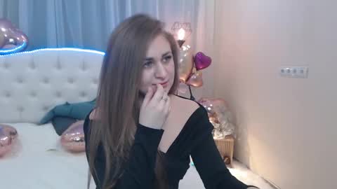 Snapshot of beataangel chatting on 02.19.25 beataangel online show from 02.19.25