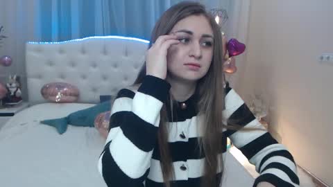 Snapshot of beataangel chatting on 02.22.25 beataangel online show from 02.22.25