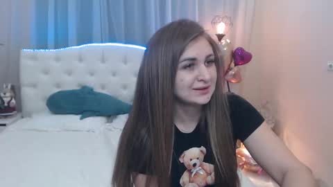 Snapshot of beataangel chatting on 03.06.25 beataangel online show from 03.06.25