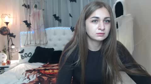 Snapshot of beataangel chatting on 10.29.25 beataangel online show from 10.29.25