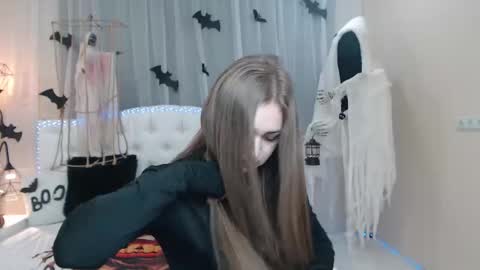 Snapshot of beataangel chatting on 11.05.25 beataangel online show from 11.05.25