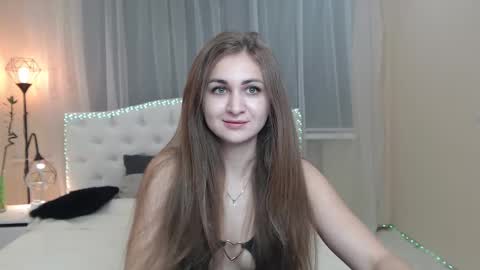 Snapshot of beataangel chatting on 11.12.25 beataangel online show from 11.12.25