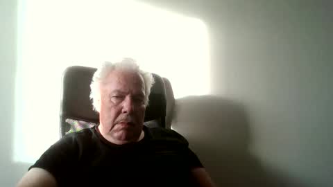 Snapshot of beatli chatting on 11.11.25 Beat online show from 11.11.25