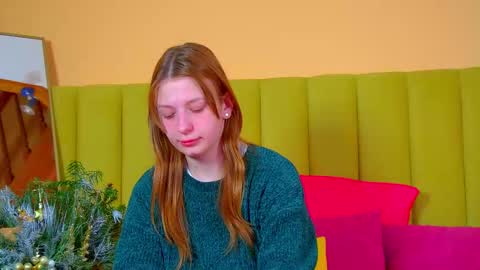 Snapshot of beatricebinoche chatting on 12.17.25 Beatrice online show from 12.17.25