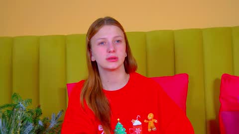 Snapshot of beatricebinoche chatting on 12.20.25 Beatrice online show from 12.20.25