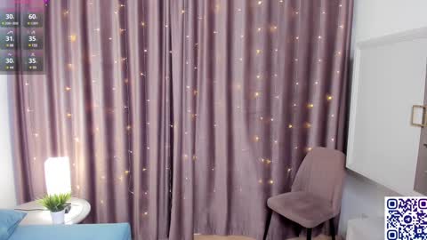 Snapshot of beatrixcutsforth chatting on 01.18.25 Beatrix or Triss3 online show from 01.18.25