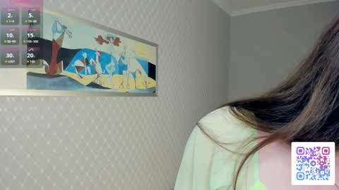 Snapshot of beatrixcutsforth chatting on 10.04.25 Beatrix or Triss3 online show from 10.04.25