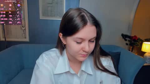 Snapshot of beatrixcutsforth chatting on 10.15.25 Beatrix or Triss3 online show from 10.15.25