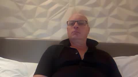Snapshot of beatsboy87 chatting on 06.12.26 beatsboy87 online show from 06.12.26