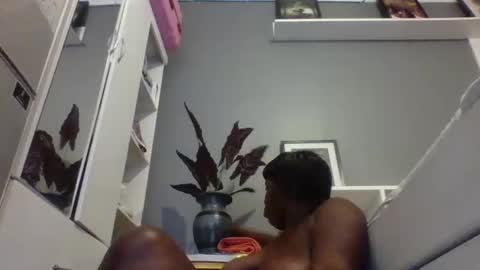 Snapshot of beautie699392 chatting on 02.12.25 Lil stunner online show from 02.12.25