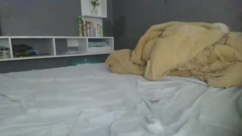 Snapshot of beautie699392 chatting on 09.16.25 Lil stunner online show from 09.16.25