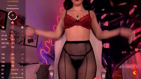 Chleo online show from 10.25.25