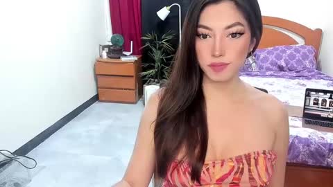 Queen Angela online show from 01.04.25