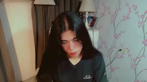 TRIXIE online show from 12.17.25