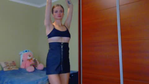 Snapshot of beauty_fruity chatting on 02.22.25 Maria online show from 02.22.25