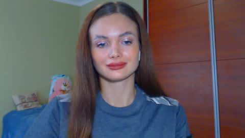 Snapshot of beauty_fruity chatting on 03.09.25 Maria online show from 03.09.25