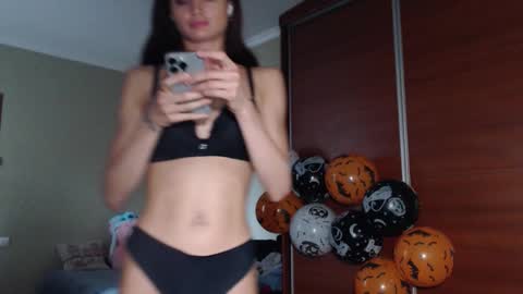Snapshot of beauty_fruity chatting on 10.13.25 Maria online show from 10.13.25
