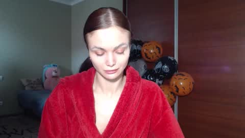 Snapshot of beauty_fruity chatting on 11.10.25 Maria online show from 11.10.25