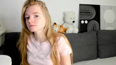 Snapshot of beauty_ho chatting on 02.04.26 Juli online show from 02.04.26