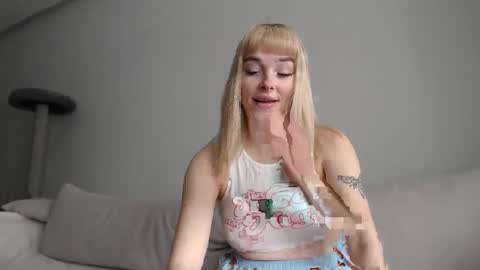 Snapshot of beauty_xpolly chatting on 02.17.26 POLLY online show from 02.17.26