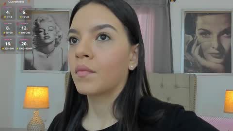 Ariana Reyes online show from 10.08.25