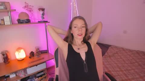 Eliise online show from 02.11.25