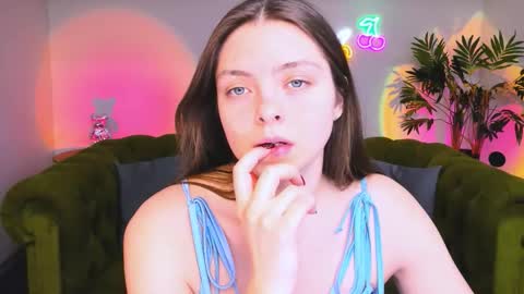 Snapshot of beautyfrominside chatting on 11.17.25 Gloria online show from 11.17.25