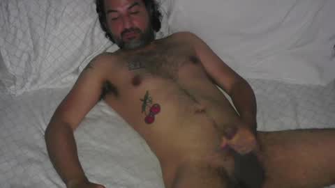 Snapshot of beaverpounder chatting on 10.08.25 Beaverpounder free online show from 10.08.25