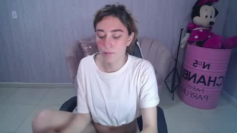 Snapshot of beba_fox_a chatting on 11.15.25 beba_fox_a online show from 11.15.25