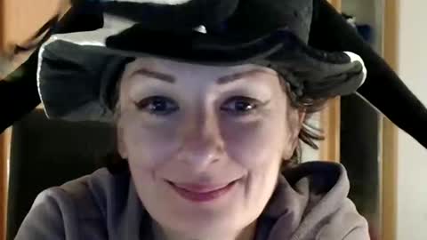 Snapshot of bebacksooon chatting on 11.01.25 Raluca online show from 11.01.25