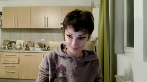 Snapshot of bebacksooon chatting on 11.18.25 Raluca online show from 11.18.25