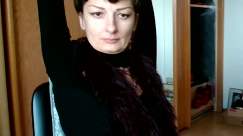 Snapshot of bebacksooon chatting on 11.24.25 Raluca online show from 11.24.25