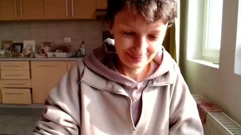 Snapshot of bebacksooon chatting on 12.05.25 Raluca online show from 12.05.25